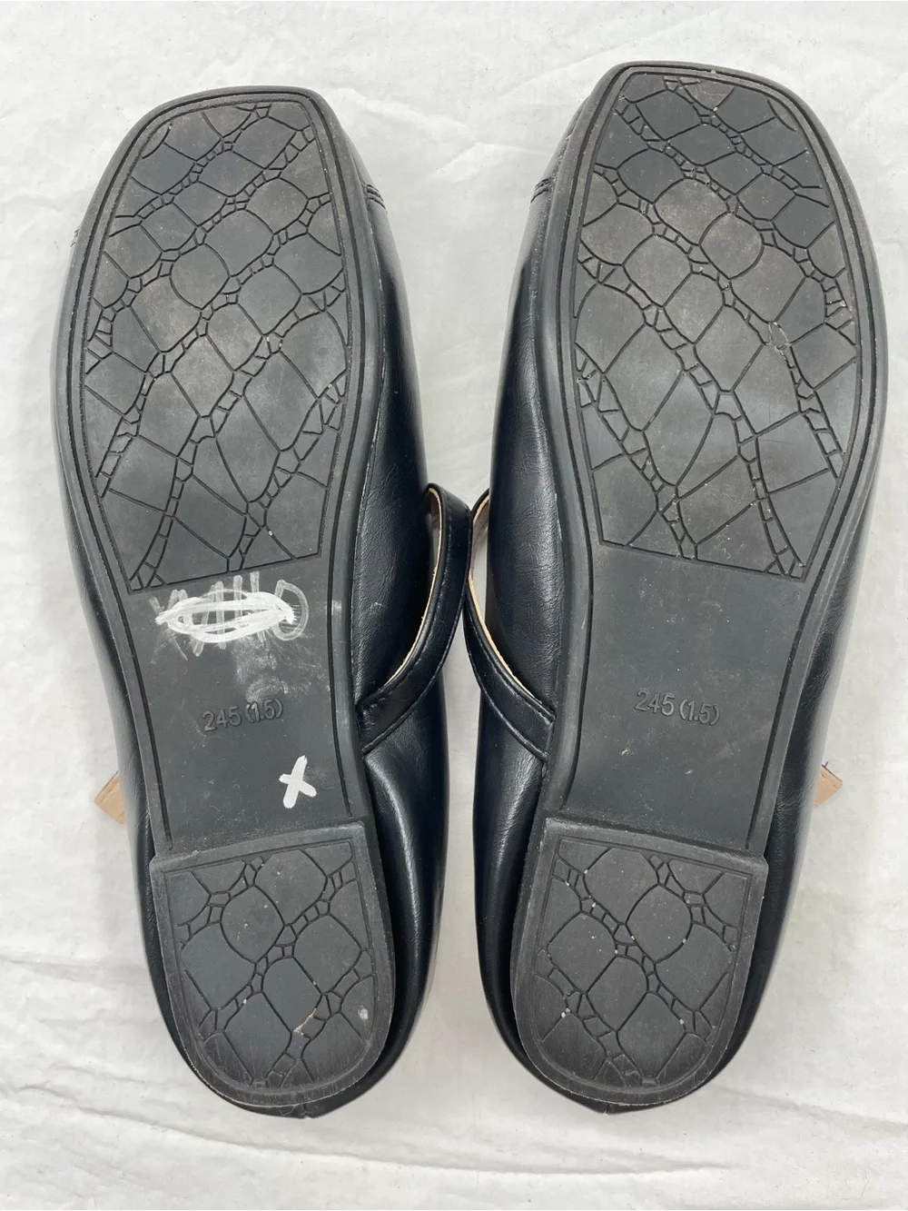 Va & La French Retro Mary Janes - Shallow Mouth Square Toe. 245 (US 8). - Picture 9 of 9